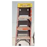 Werner 4 ft fiberglass step ladder
