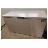 Kenmore chest freezer 28D x 62L x 35H