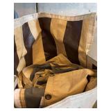Looks like a Tent, 12’ Safari center with bag