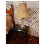 End Table, 20 x 25 x 21h with Glass Lamp