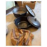 Cast #8 dutch oven, bag, dutch oven