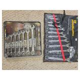 Wrench set and gear wrench set