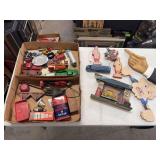 2 boxes of random decor items