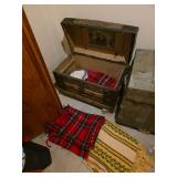 Vintage Trunk 27x14x18 with blankets