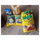 Potting soil, turf builder, weed and feed