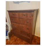 Dresser, 33 x 19 x 41h