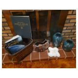 World geography, World Atlas, vases, seashell decor