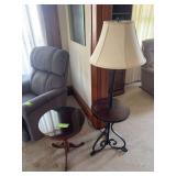 Round tri-leg side table and lamp table
