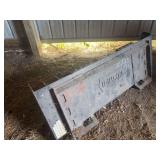 54" manure bucket universal Skidloader mount from Kubota