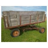 Running gear with barge wagon bed