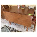 Tell City hard rock maple dining table w two drop leaves, two add’l 12" leaves