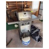 Charbroil 2 burner gas grill with 2 tanks and cover