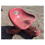 The tail bone rolling chair