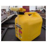 New no spill 5gal gas tank