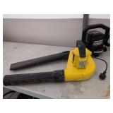 2 electric blwers one has vacuum/blower motor