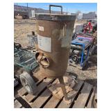 Clemco Industries Abrasive Blast Machine