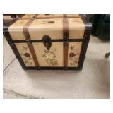Decorative trunk 