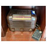 Vintage RCA Victor Transistor Radio
