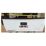 GMC Sierra Tailgate