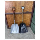 2 Scoop shovels