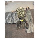 Walls Camo Jacket (L)-Camo Bibs- Hooded Jacket