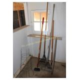 Rakes, Hoes, Weed Pullers, 2 Tomato Cages