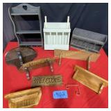 Small Shelves and Wall Dï¿½cor