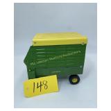 1:16 Scale Ertl J.D. Chopper box or Silage wagon