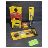 DeWalt Single Edge Pull Saw, 12' Mitre Box, 16'