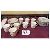 Gibson 8 cereal bowls, 8 cup/saucers