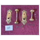 Lot of Brass 2  door knobs, 2 door knob plate