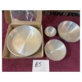 Vintage Retro Mirro 4-Tier Cake Pan Set