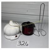 Small Dipper Crock Pot; Roasted Garlic Express