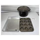 Enamel Stock Pot with Lid, Muffin Tin, Cake Pan