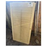 6 Matching White shutters with hinges