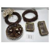 2- Natural material wreaths, Basket, 16 birds