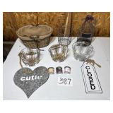 Wire Basket with burlap liner, wire buckets, w