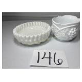 Vintage Westmoreland white milk glass bowl with