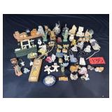 Cat Lot: Wall Hangings, Figurines, Misc.