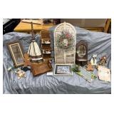 Box of wall hangings, wicker trays, wood bread