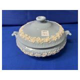 WEDGWOOD COVERED VEGETABLE BOWL APPROX 10"