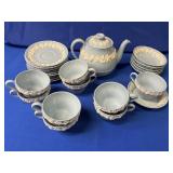 WEDGWOOD TEA KETTLE WITH SMALL PLATES & TEA CUPS