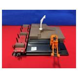 LIONEL TRAINS NO 264 OPERATING LIFT FORK PLATFORM