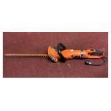 BLACK AND DECKER 24" ELECTRIC HEDGE TRIMMER