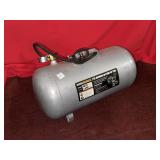CENTRAL PNEUMATIC 7 GAL PORTABLE AIR TANK