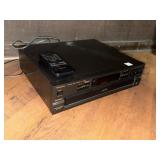 TECHNICS COMPACT DISC CHANGER SL-PD827