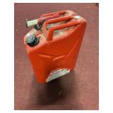 MIDWEST MODEL 5800 RED METAL GAS CAN W/SPOUT