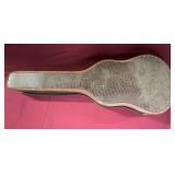 VINTAGE GIBSON ALLIGATOR LG-2 GUITAR CASE