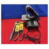 CENTRAL MACHINERY BELT SANDER W/EXTRA BELTS