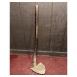 ENTRENCHING TOOL/SHOVEL (STANDS FLAT IN "L" SHAPE)